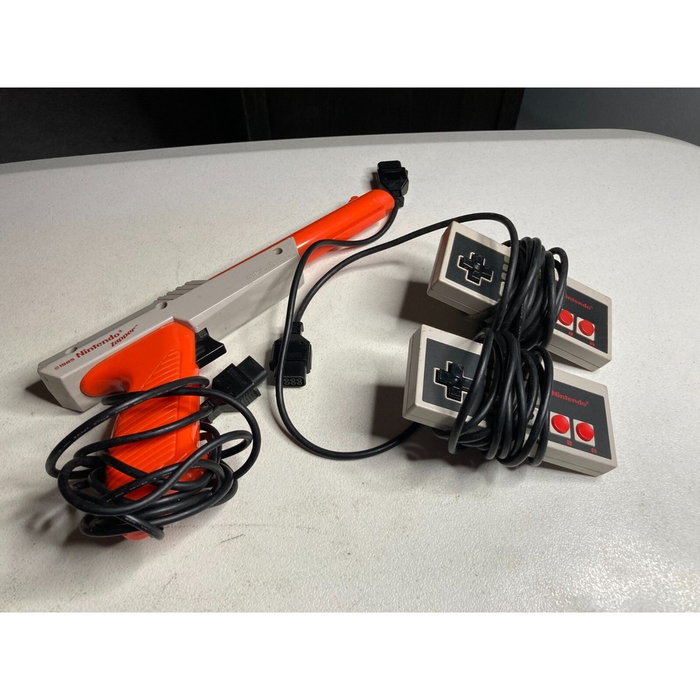NES Controller Light Gun Lot OEM Official Game Play Tested NES 004 NES 005